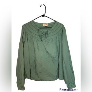 Universal Thread Women’s Medium Blouse